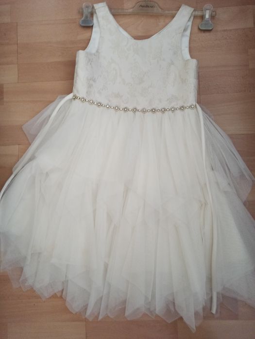 Платье для девочки нарядное