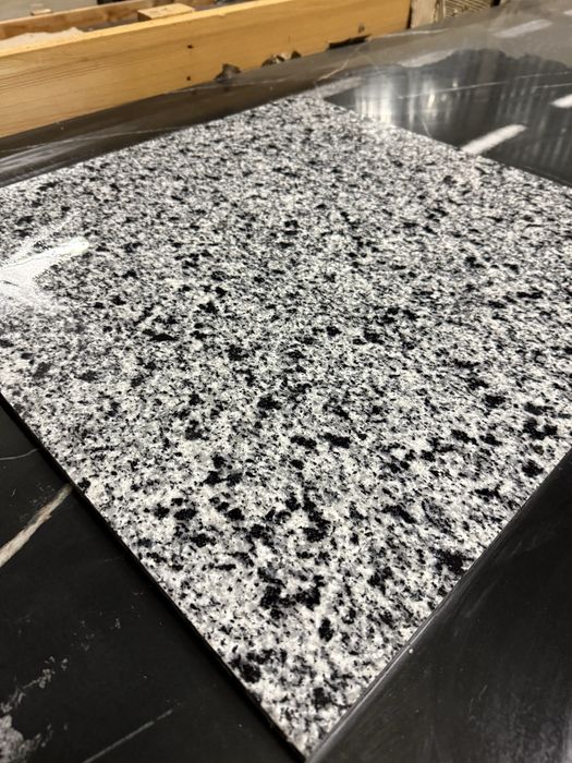 Granit dimensiune  60/60