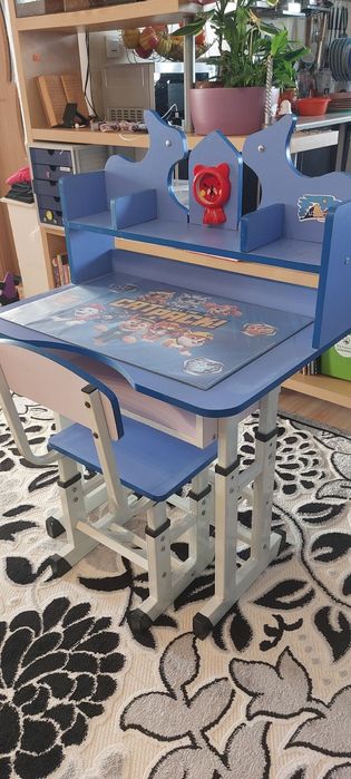 Vând 2 birouri copii cu scaun