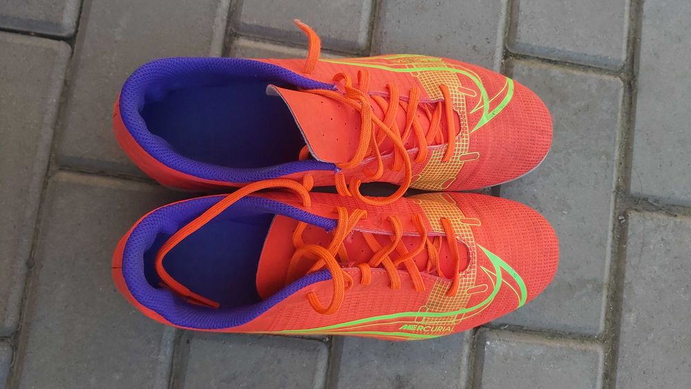 Adidasi fotbal pentru sintetic sau gazon  40.5 40 2/3 , 41, 42