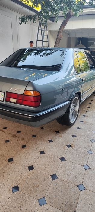 Тип двигателя: Бензиновый, рядный 6-цилиндровый или V8.
Тип двигателя: