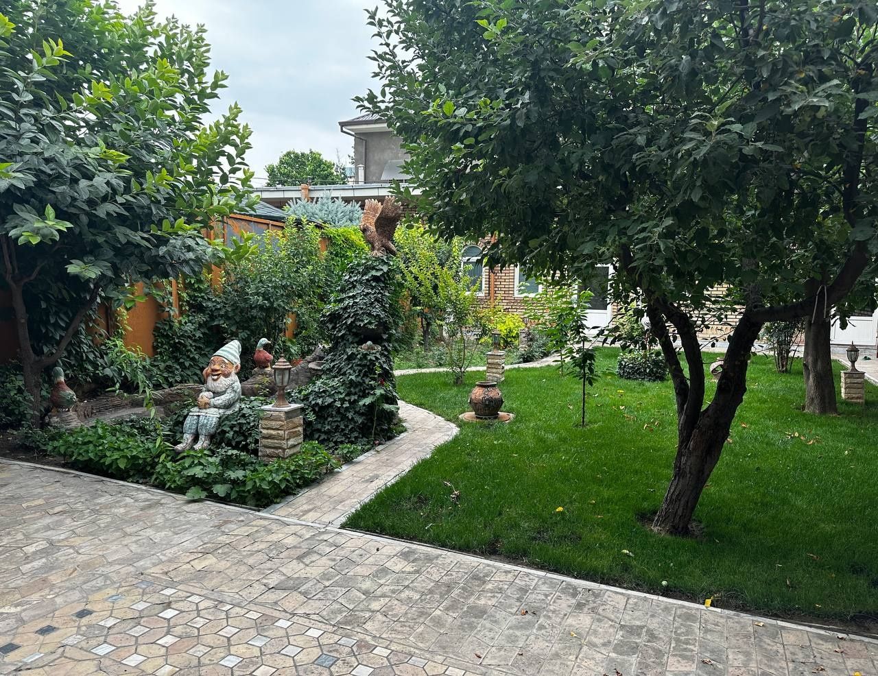 6 sotixli hovli ijaraga arendaga beriladi