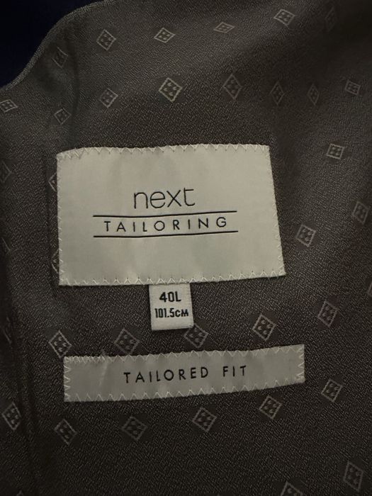 Син мъжки костюм