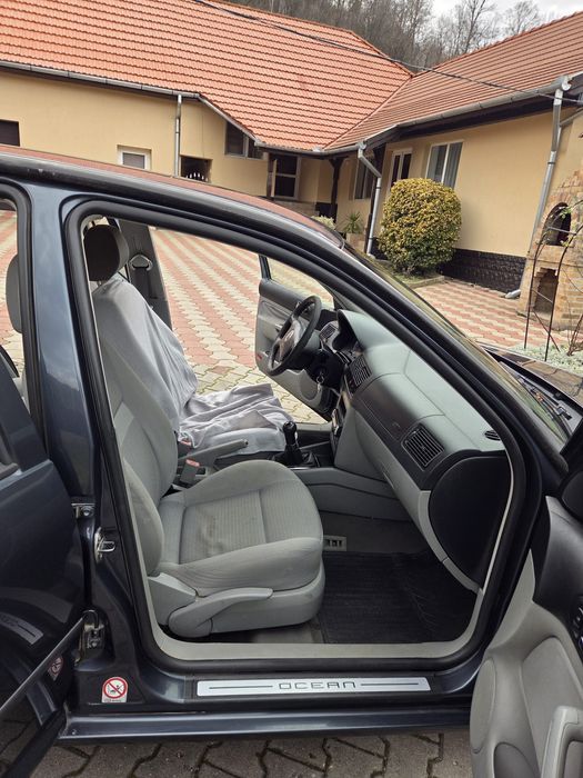 Vand VW Golf 1,6 benzina