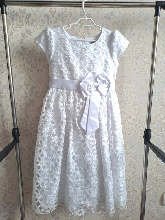 Белое платье можно на для комтюма снежинки