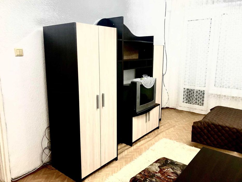 Дава се под наем Едностаен апартамент в Бургас, Изгрев - 50 кв.м за 170 € - Снимка #1