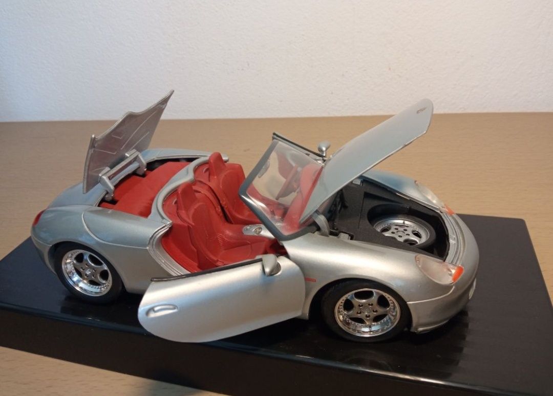 Porsche boxster maisto 1 18 
Scara 1:18
Produs de maisto 

Pozele refl