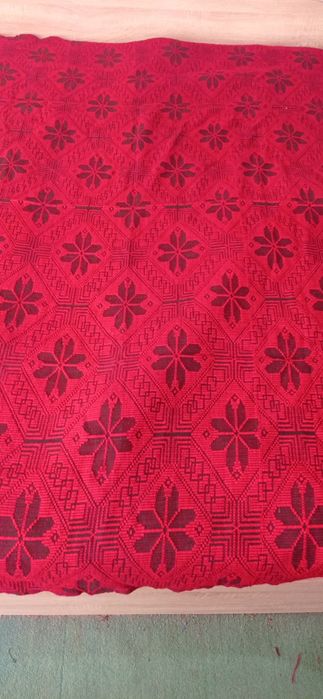 Две чисто нови кувертюри за легло