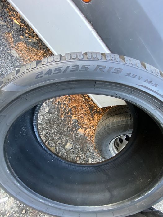 245/35/19/Pirelli zero winter
