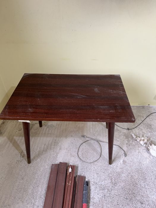 Masuta cafea plus tablouri vechi