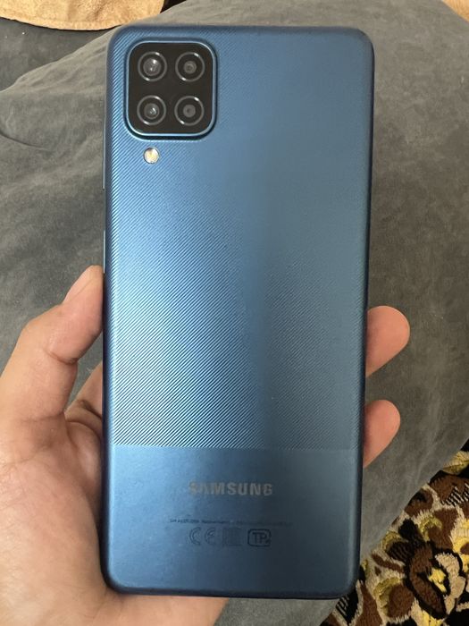 Продам срочно смартфон Самсунг А12