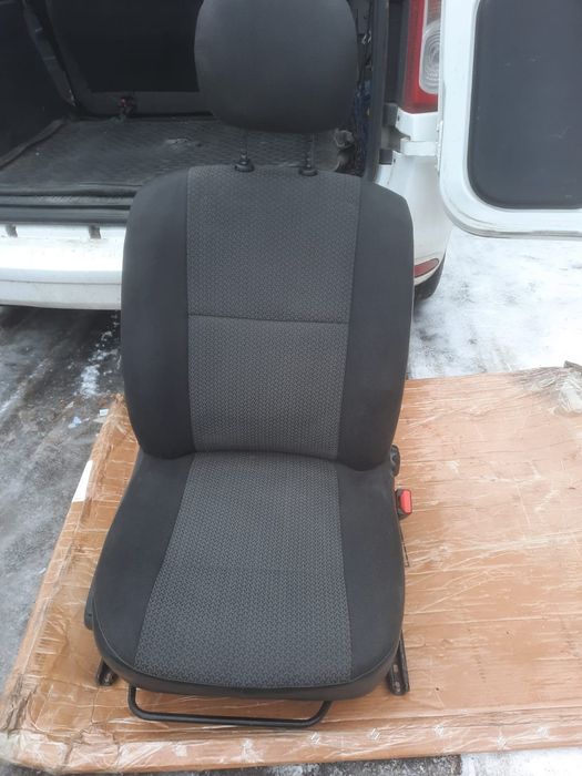 Сиденье  на " Лада ларгус".