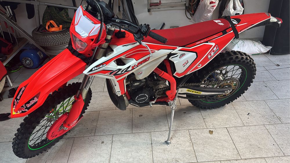 Beta 300RR 2025 detali la telefon