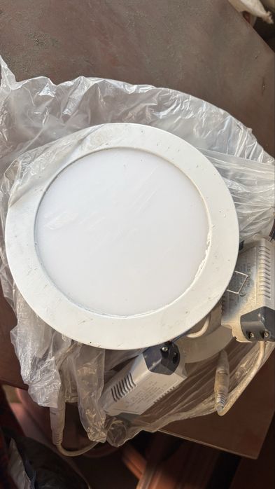 Споты в отличном состоянии