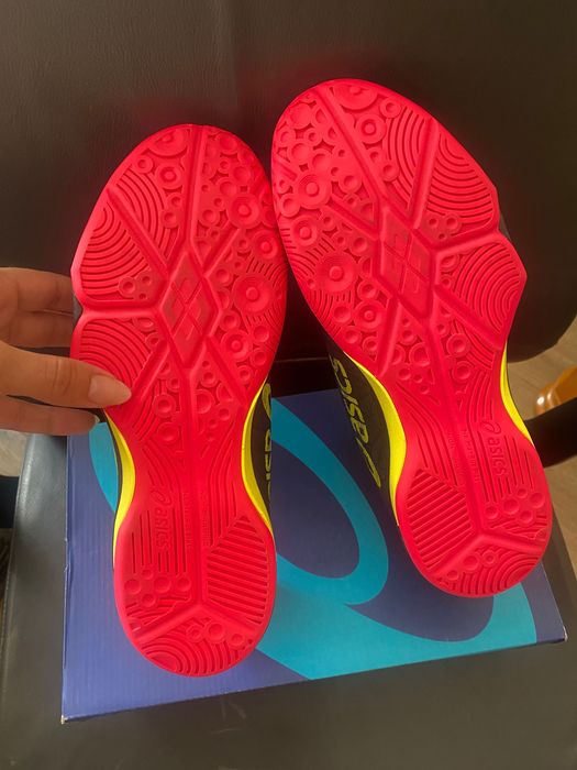 Маратонки Asics (чисто нови, необувани)