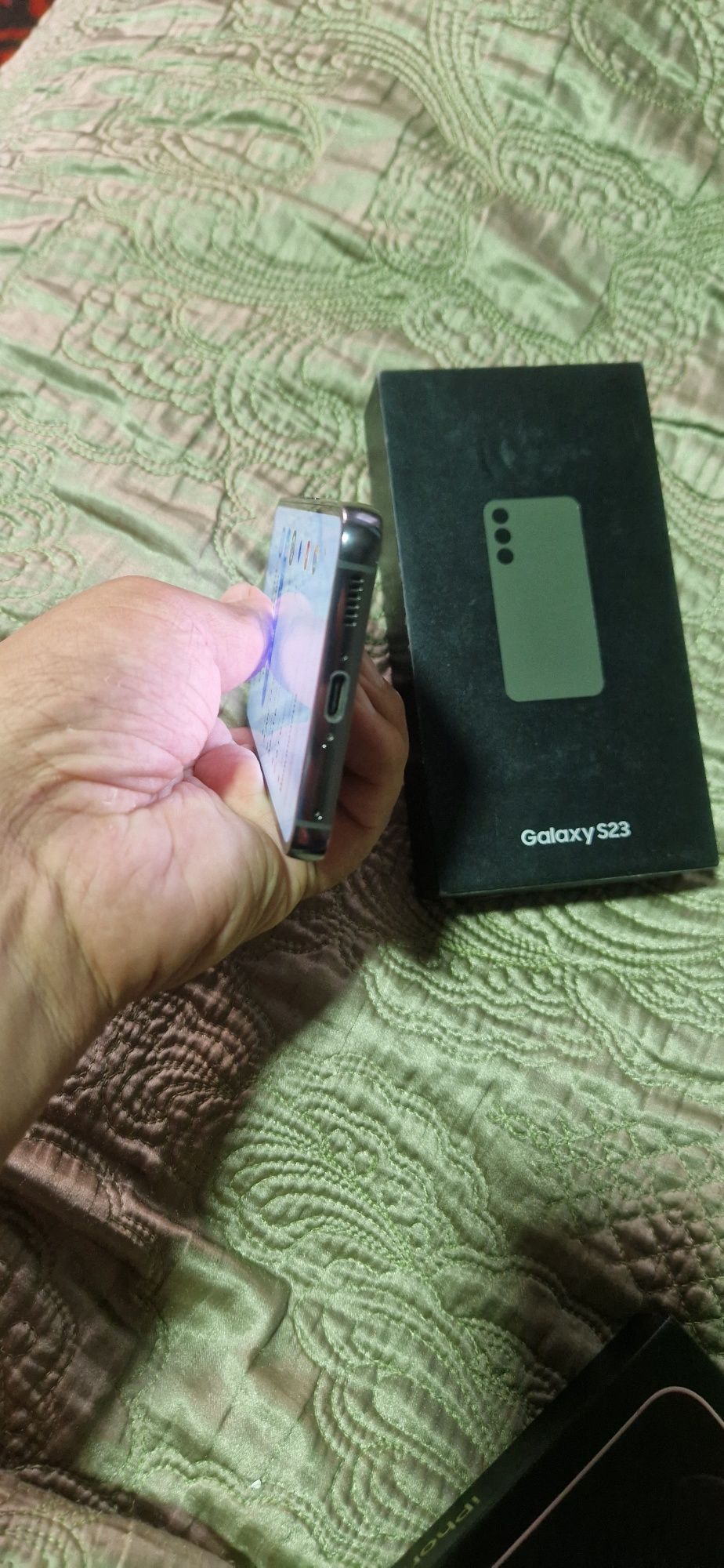 Samsung s23.сотилади состояние новая. 8.256.