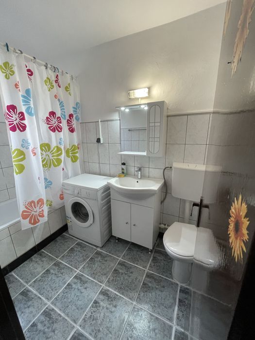 Inchiriez apartament 3 camere cu centrala proprie - zona Traian