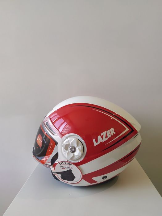 Нови каски за скутер ,,LAZER”