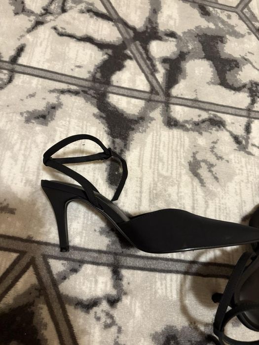 Дамска обувка/сандал  с ток 36 номер