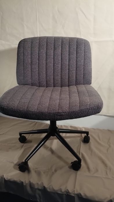 Scaun de birou rezistent 200 lei