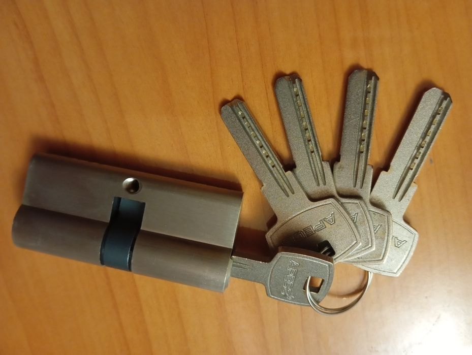 APECS замок (цилиндр) с ключами