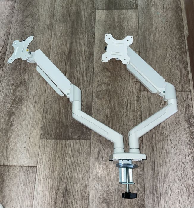 Продам кранштейн