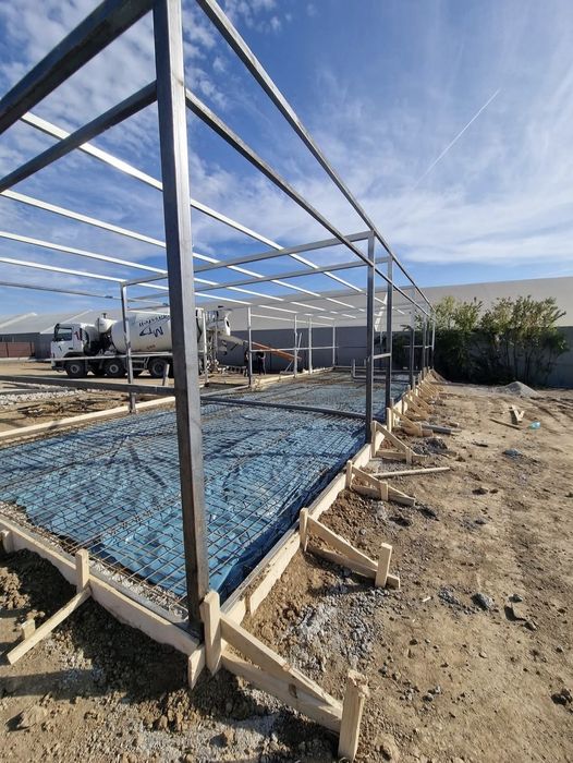 Vand construim garaje auto pe structura metalica