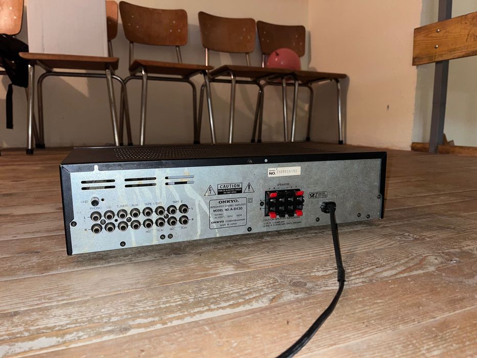 Усилвател Onkyo A-8430