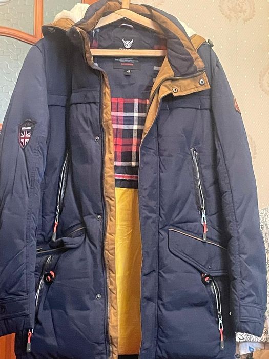 Продам зимнюю куртку