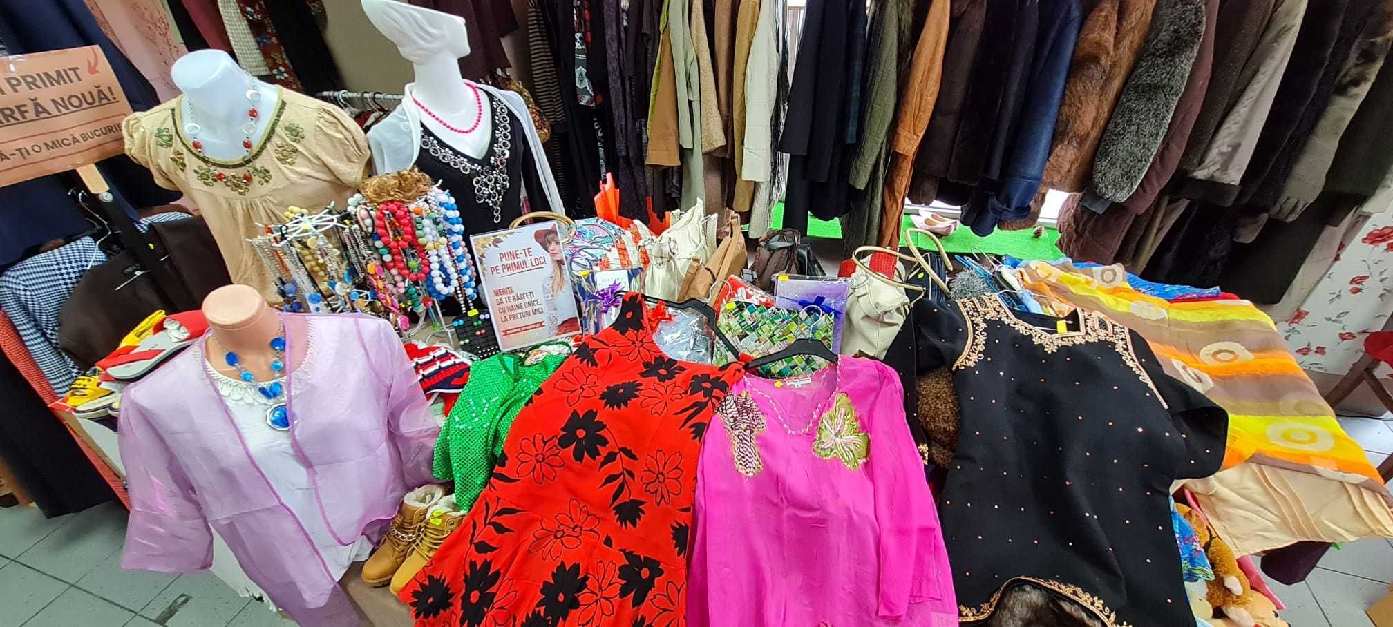 Haine (aproape) NOI Second Hand, curate, parfumate si bine sortate