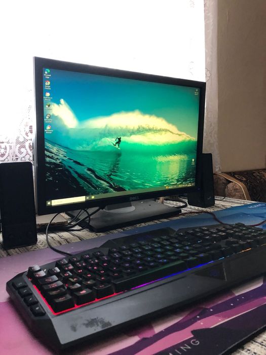 Vând calculator, monitor, mous, tastatura și mous pad