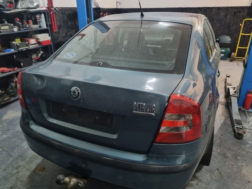 Dezmembrez/Dezmebrari vw skoda octavia 2