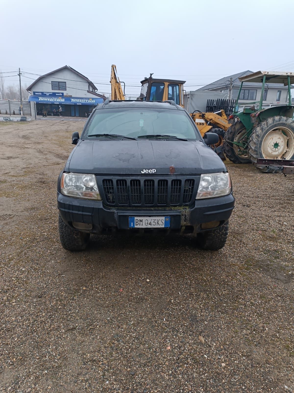 Vand si dezmembrez masina jeep grand cherokee