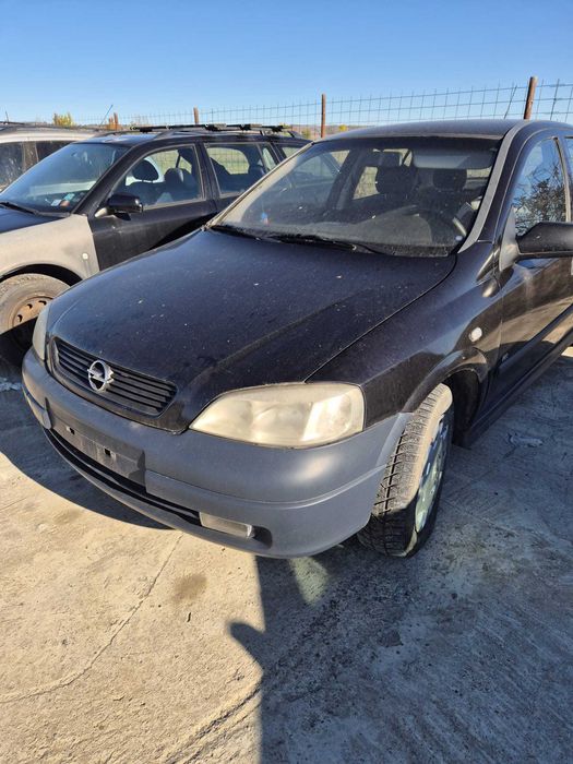 Vand bara fata ,capota,faruri ,stopuri ,hayon ,usi Opel Astra
