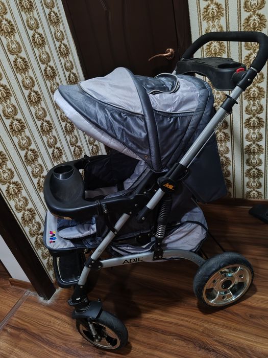 Детская коляска в отличном состоянии