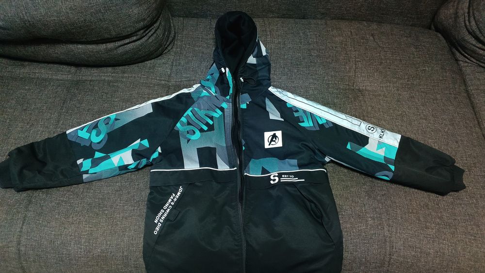 Продам осеннюю куртку