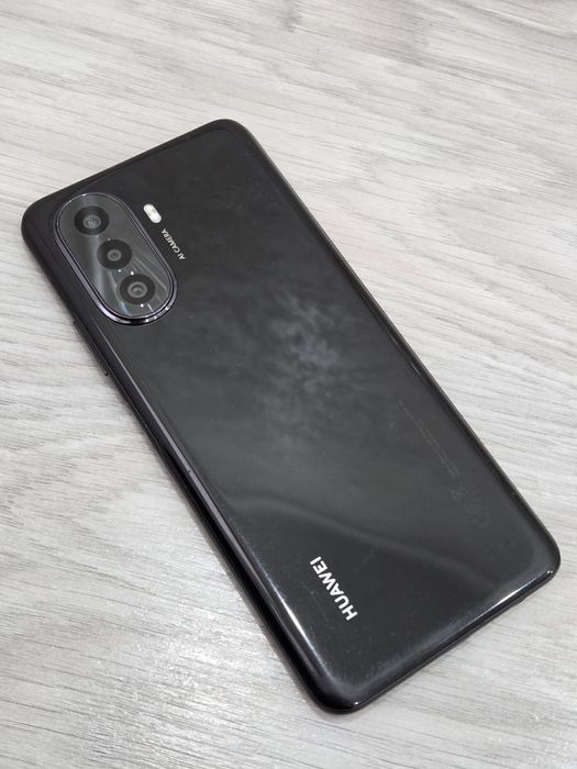 Huawei nova Y70 · 4GB/128GB · Жағдайы жақсы · Барлығы жұмыс істейді