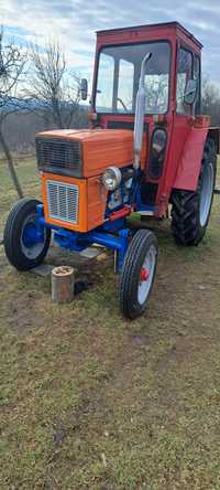 Vând tractor fiat