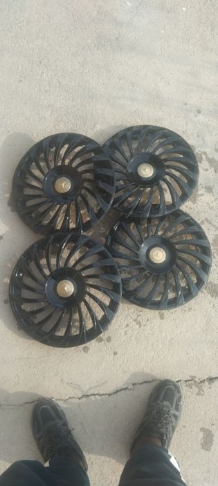 mers kalpak 1 marta taqilgan  100.000 sumga beraan