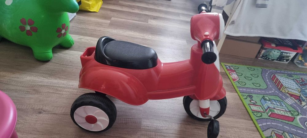 Детска триколка с багажник