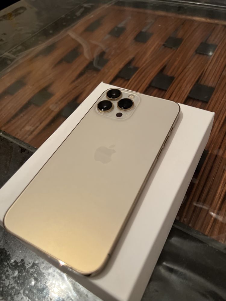 Iphone 13 pro max gold