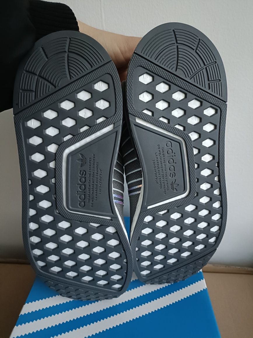 Adidas NMD_R1 номер 39 1/3 код 44A