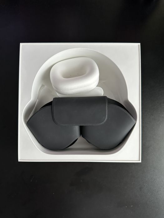 AirPods Max Midnight Black, stare foarte buna, cutie si accesorii