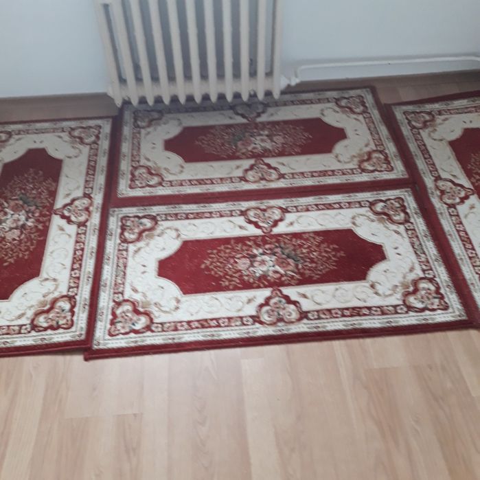 Set de 4 covor din lana pura100%, tot setul la 1200 lei