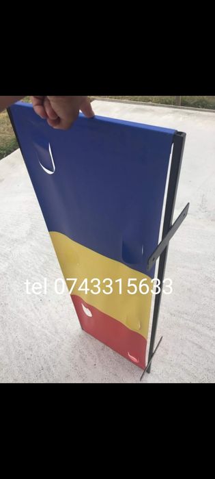 Steagul României cu prinderea pe stâlp