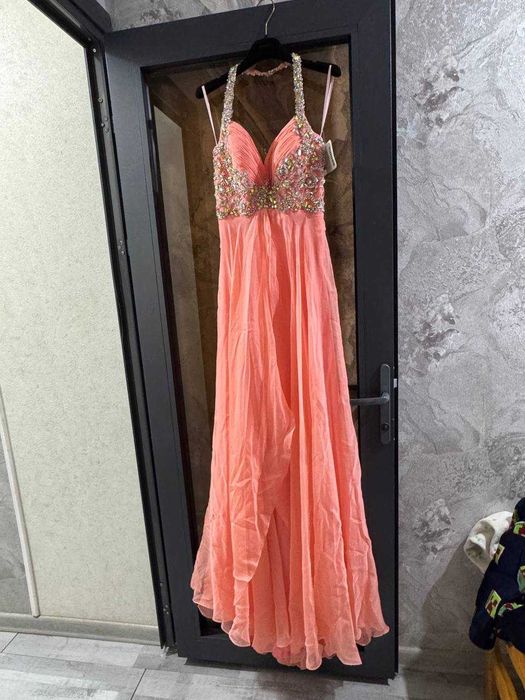 Женская одежда вечерние платья