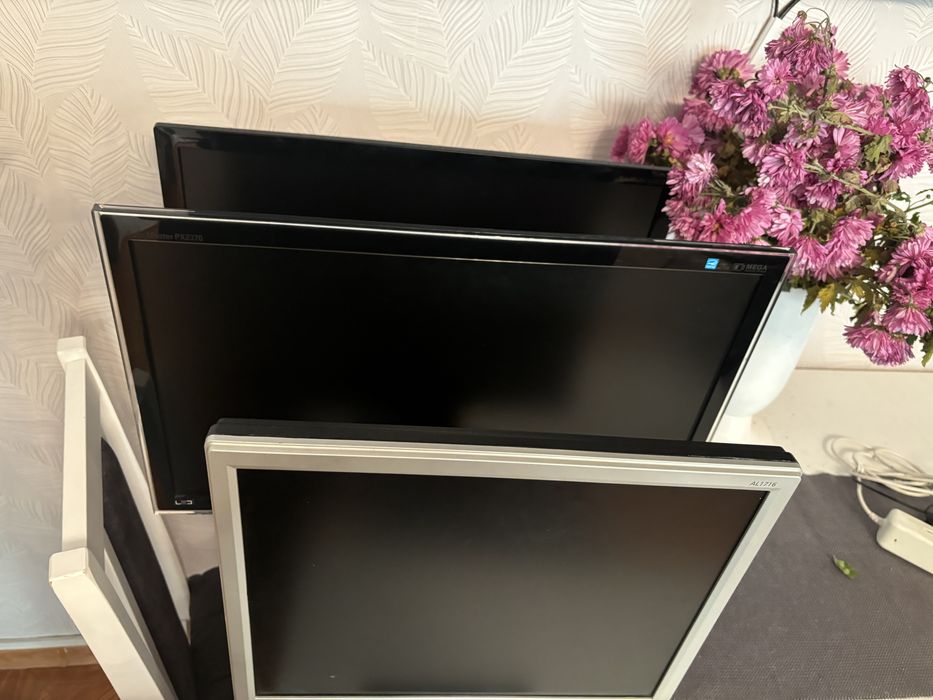 Vand monitoare pc