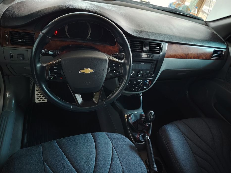 Продам Chevrolet Lacetti 1.8