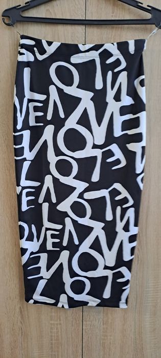 Vând diverse articole vestimentare