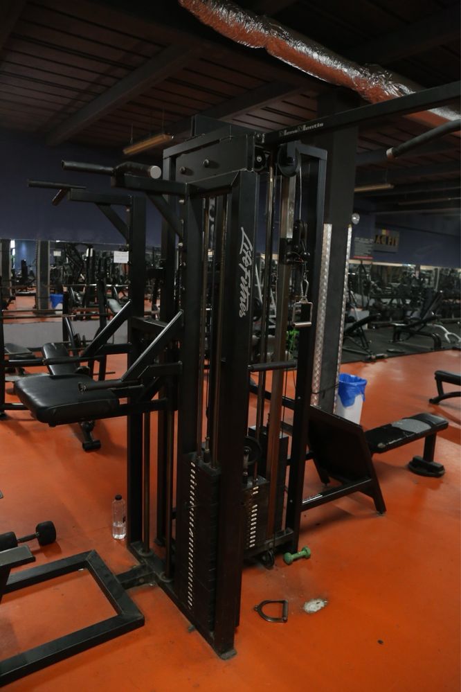 Statie fitness 8 posturi Life fitness